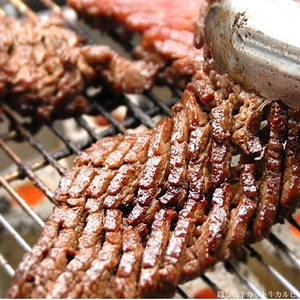 肉厚なのに柔らかい!!繁盛店串まつ屋タレに漬け込んだ豪華焼肉3点盛!! 写真1