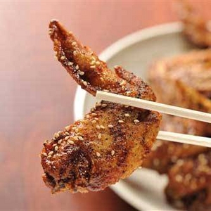 おつまみ焼鳥セット(フワフワつくね5本+名古屋風手羽焼鳥3本) 写真3